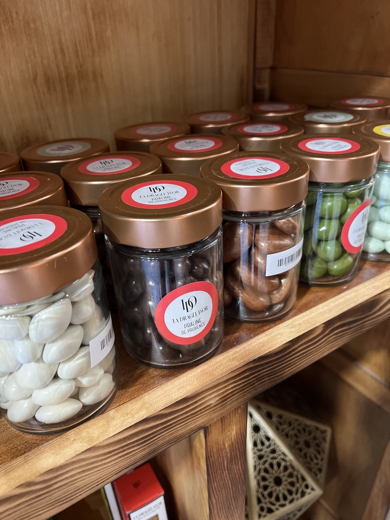 Bomboniere Origins Cocoa garnie de lakrids, praliné, de noix de pécan 220g